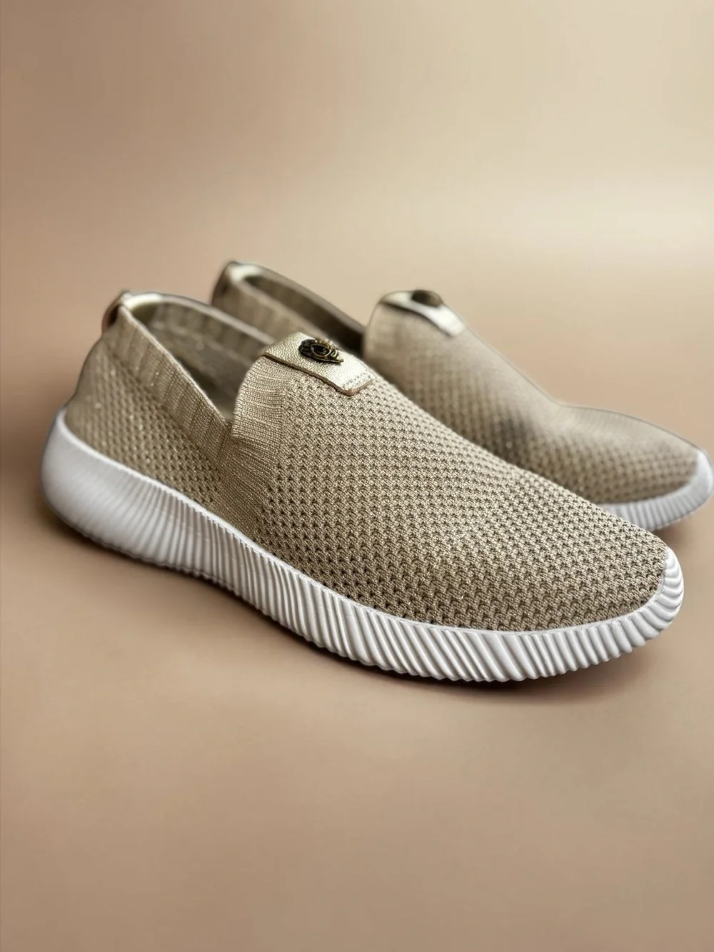 KURT GEIGER LONDON The Lorna Knit Slip On Sneakers in Gold (38.5)